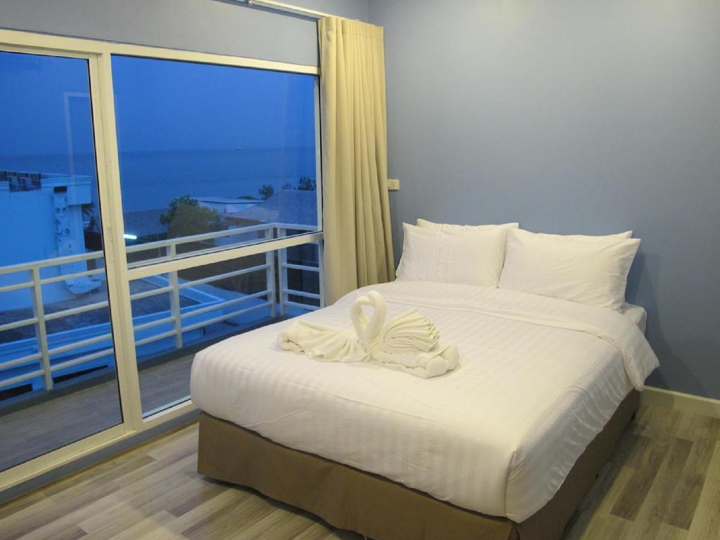 Hotel Nantra HHQ Esterno foto