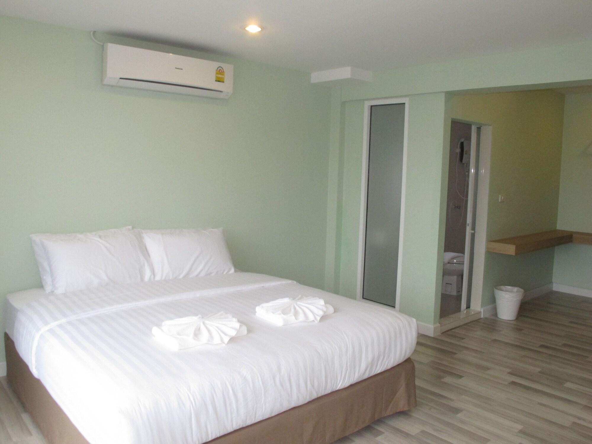 Hotel Nantra HHQ Esterno foto