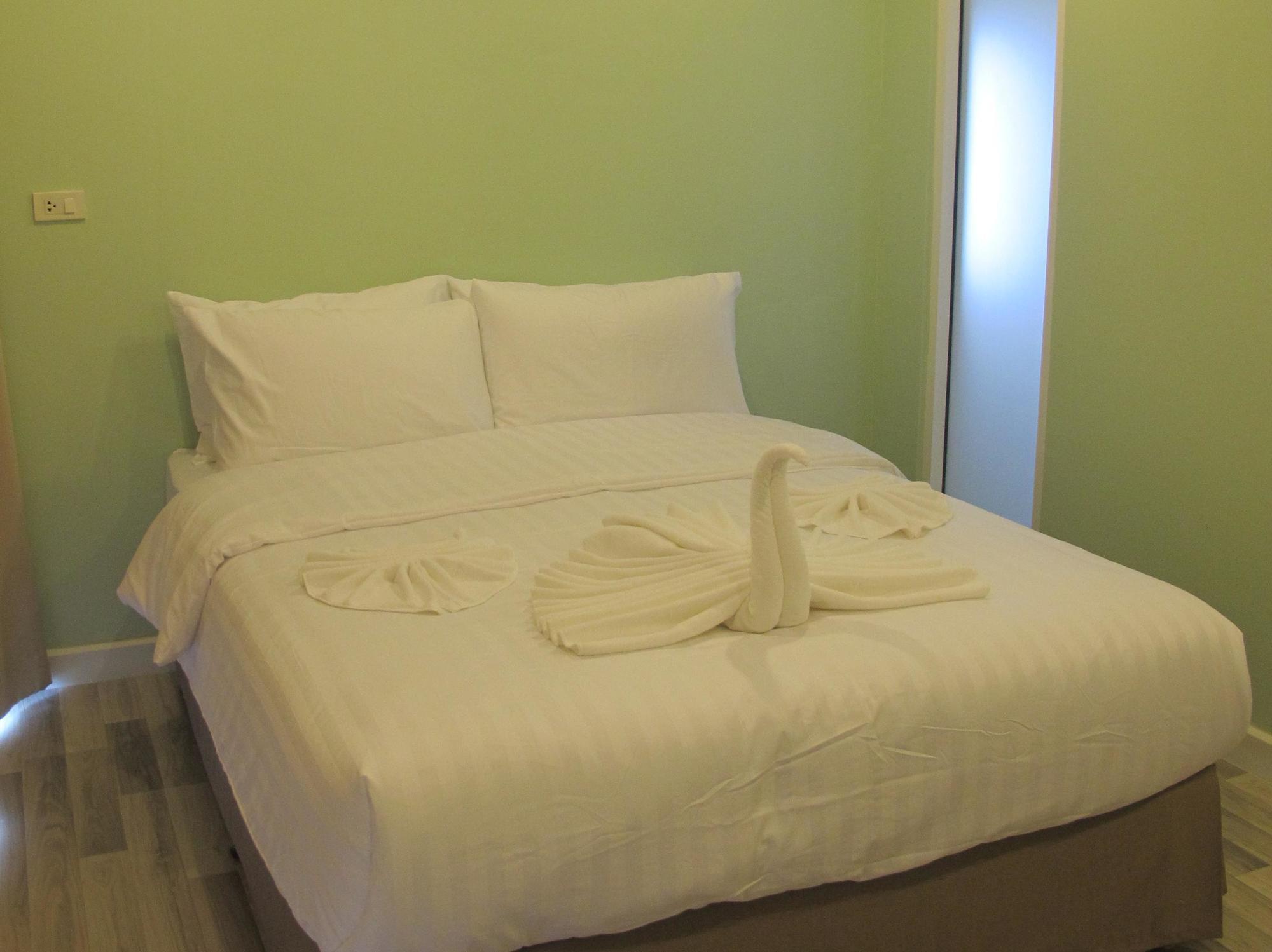 Hotel Nantra HHQ Esterno foto