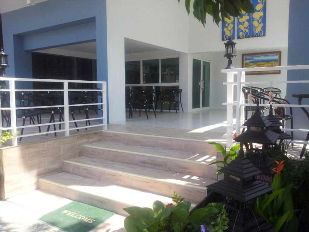 Hotel Nantra HHQ Esterno foto