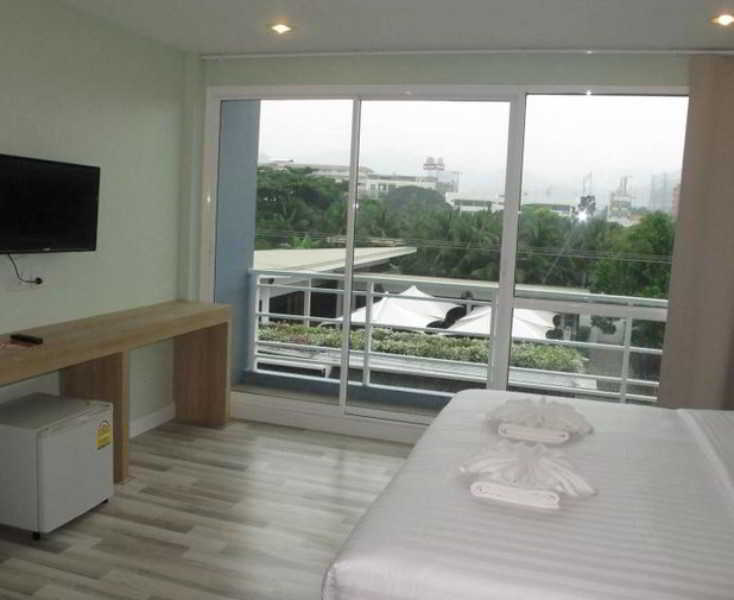 Hotel Nantra HHQ Esterno foto